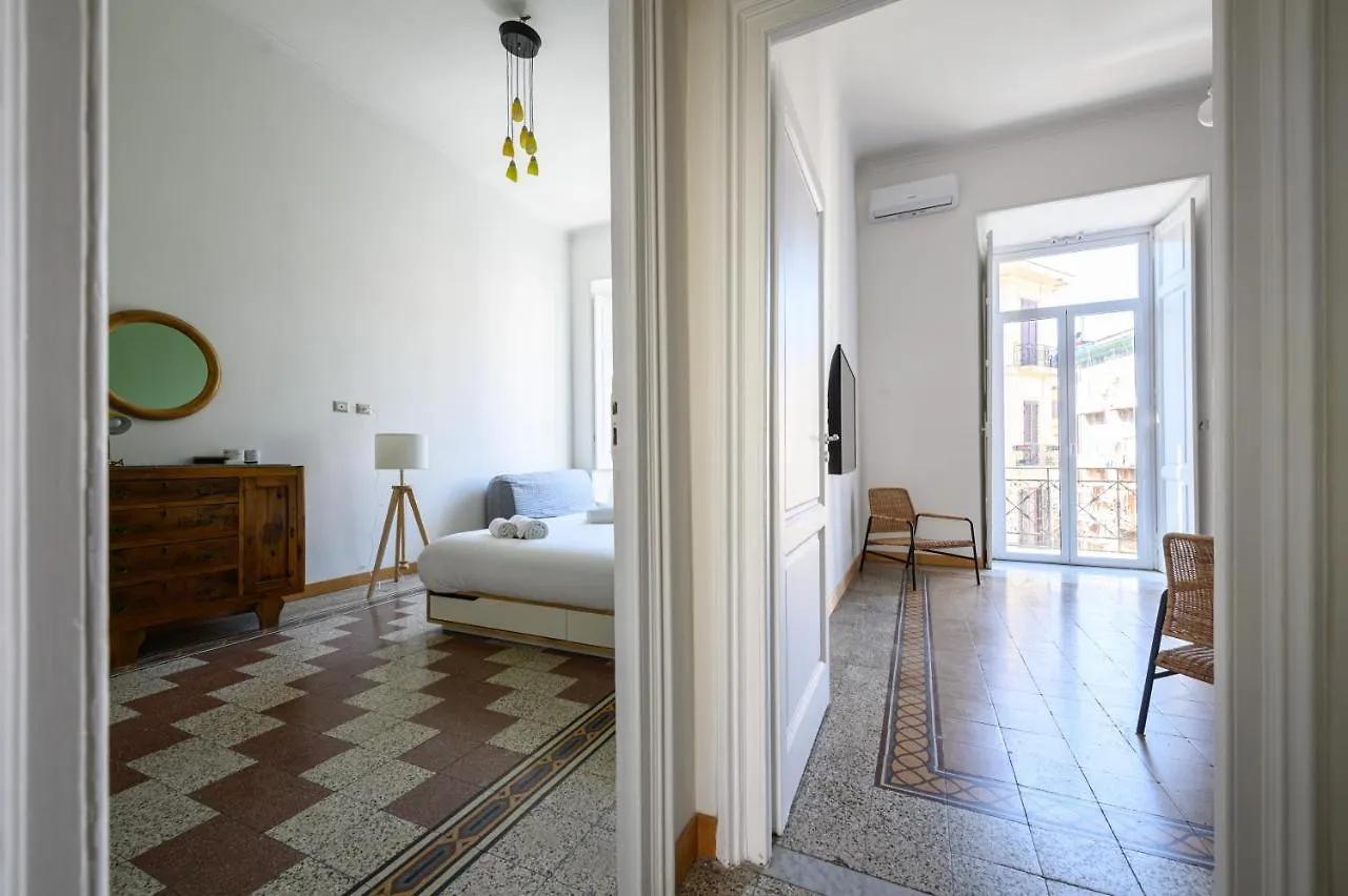 Via Cairoli 60 Apartment Naples